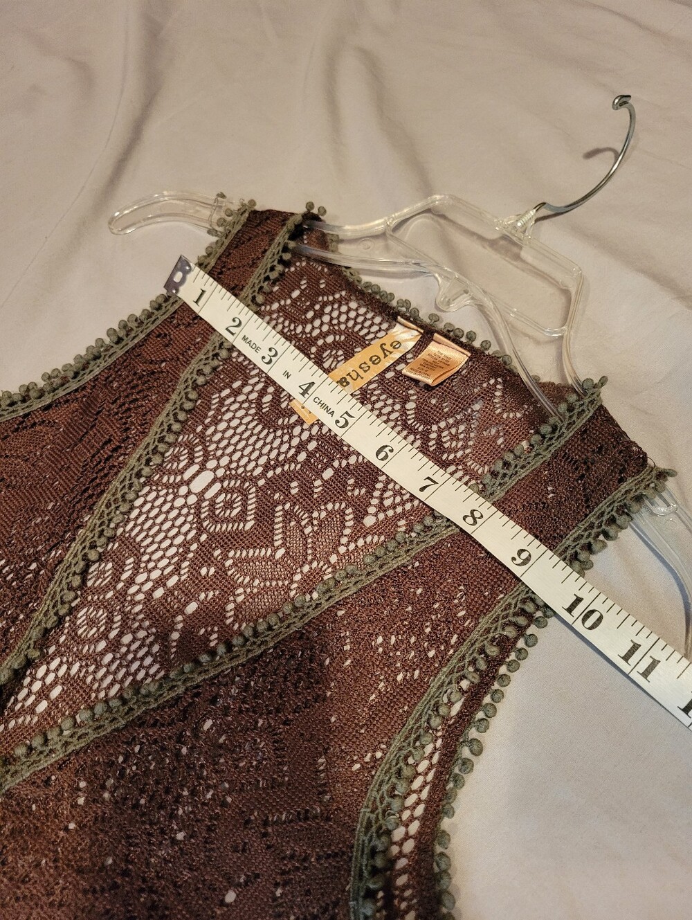 Eyeshadow Brown Lace Ruffle Vest - Picture 11 of 12
